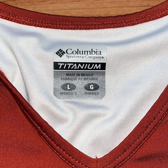 Columbia Titanium Women’s Rust Orange Colored Short Sleeve Top Athleisure Large - Picture 6 of 9